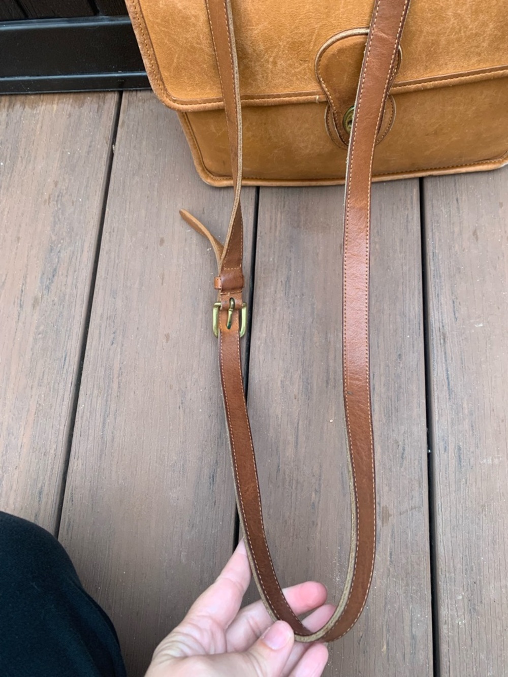Vintage Coach Willis 9927 British Tan Leather Crossbody Bag Turnlock - Picture 3 of 9